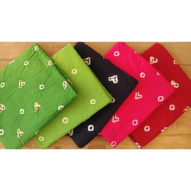 Kain jumputan cengkehan handmade