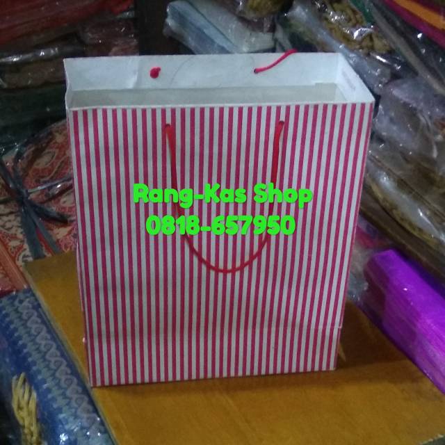 

Paperbag Garis Merah doff artkarton