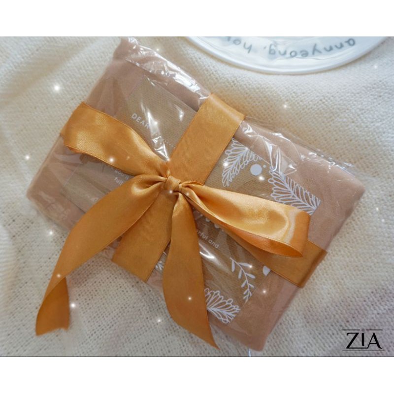 

RIBBON + GREETING CARDS FOR GIFT