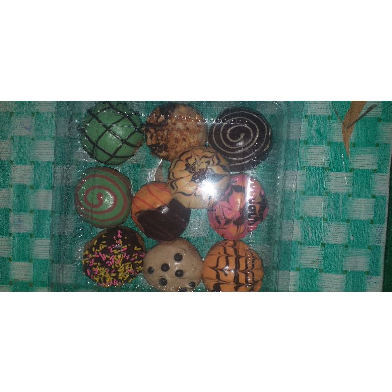 

BOLEN DONAT ANEKA TOPING