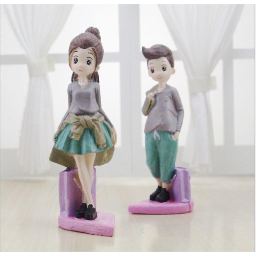 Couple Student Resin Doll / Patung Pajangan Rumah Pasangan Hiasan Kado