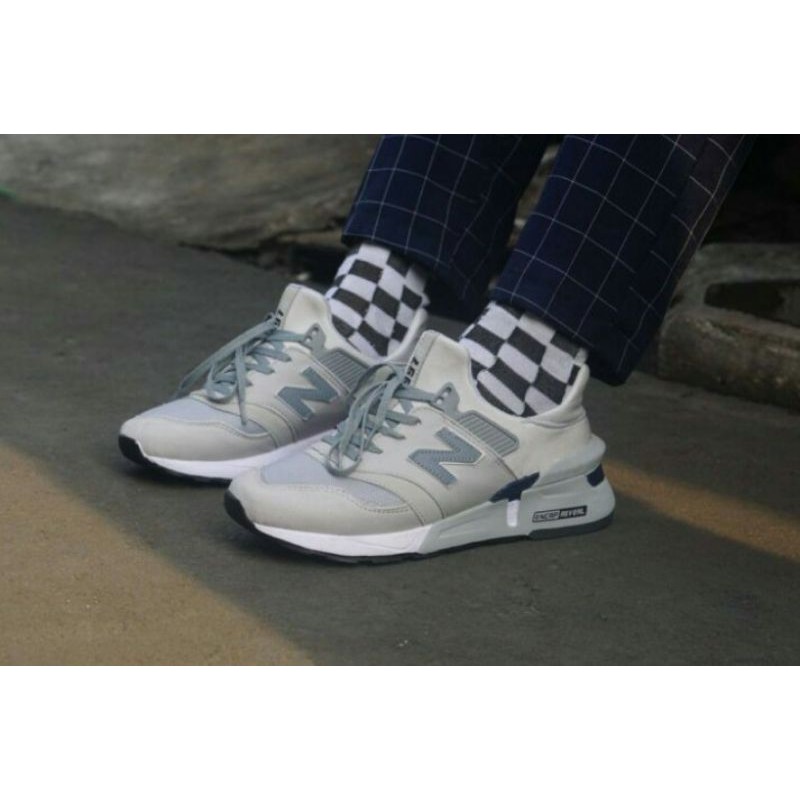 Sepatu Sneakers Pria Wanita Sepatu Olahraga Sporty Running Jogging - Fashion Kerja No