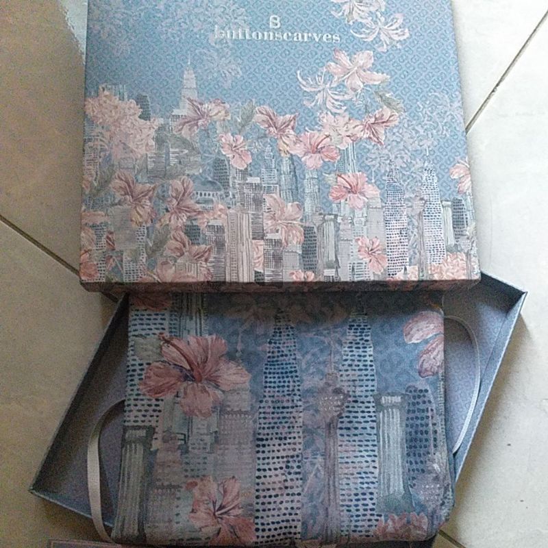 preloved buttonscarves malaya series sky blue