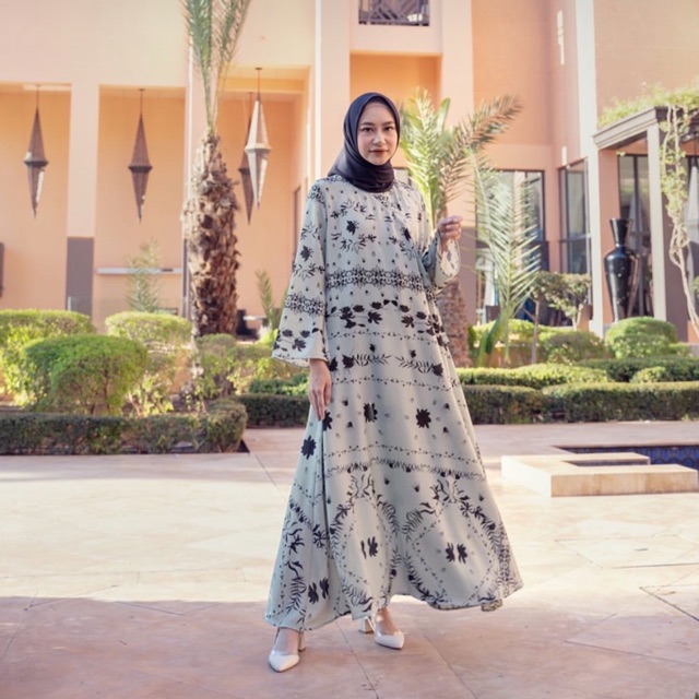 Naomi dress by heaven lights