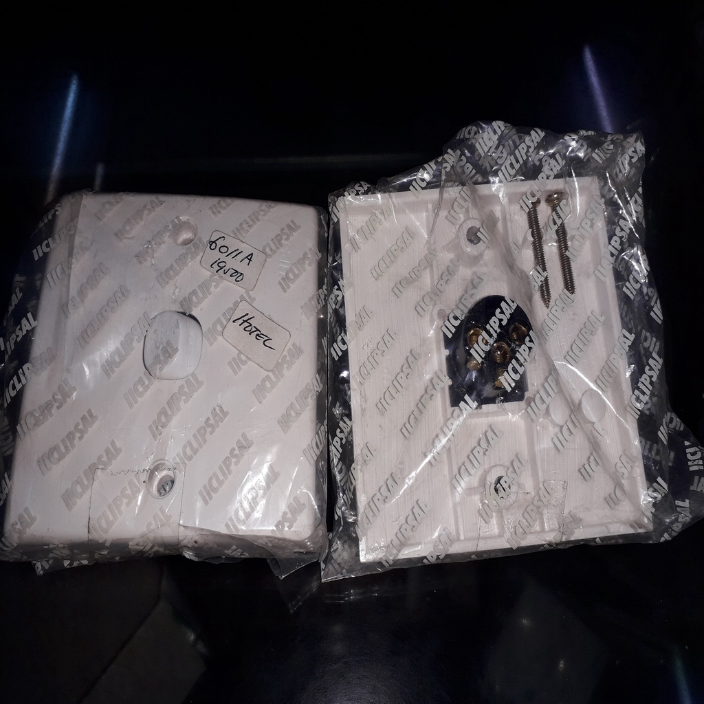 Saklar Tunggal Clipsal 6011A