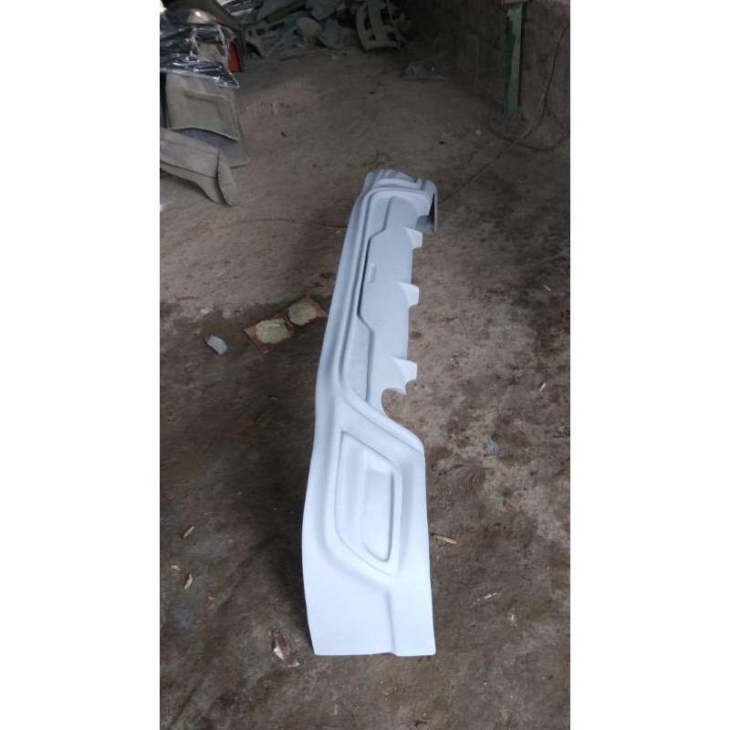 bodykit belakang Avanza old model yaris