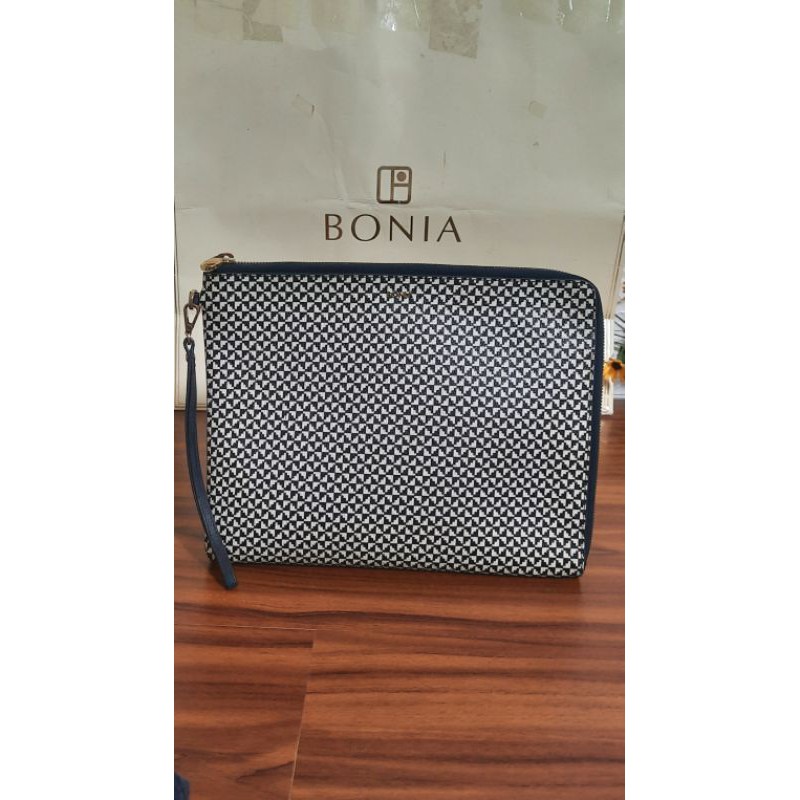 clutch bonia preloved