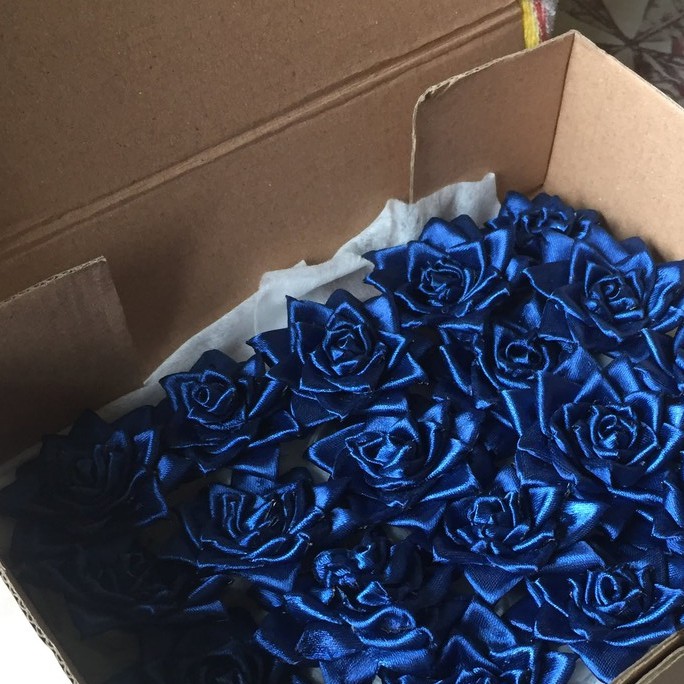 

Bunga Palsu Satuan Satin Hiasan parcel Souvenir Hampers Lebaran Idul Fitri