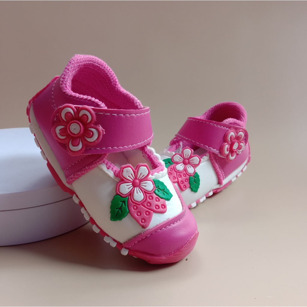 Sepatu bunyi cit cit anak perempuan usia 1-3 tahun /sepatu anak perempuan casual/sepatu bayi murah - strawbery