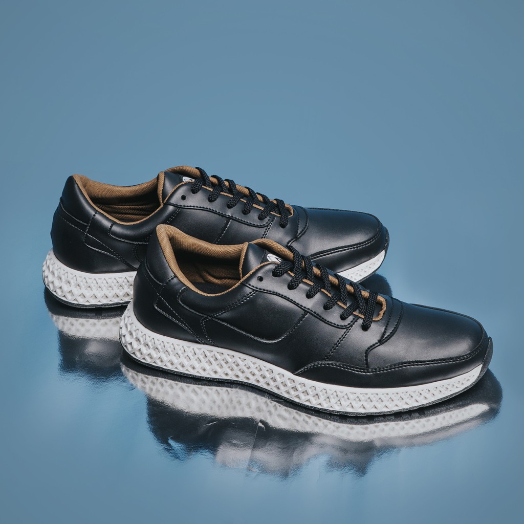 ACE BLACK | ManNeedMe x Lvnatica | Sepatu Sneakers Pria Sepatu Casual Pria ORIGINAL