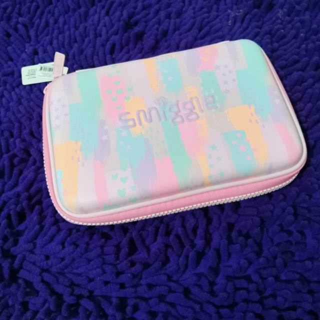 

KOTAK PENSIL SMIGGLE