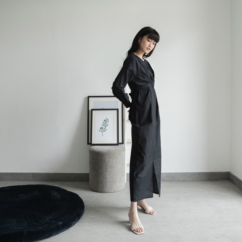 Arqelclo 예지 Yae-Ji Dress Arqelclo - Maxi Dress with Rope - READY STOCK-Black