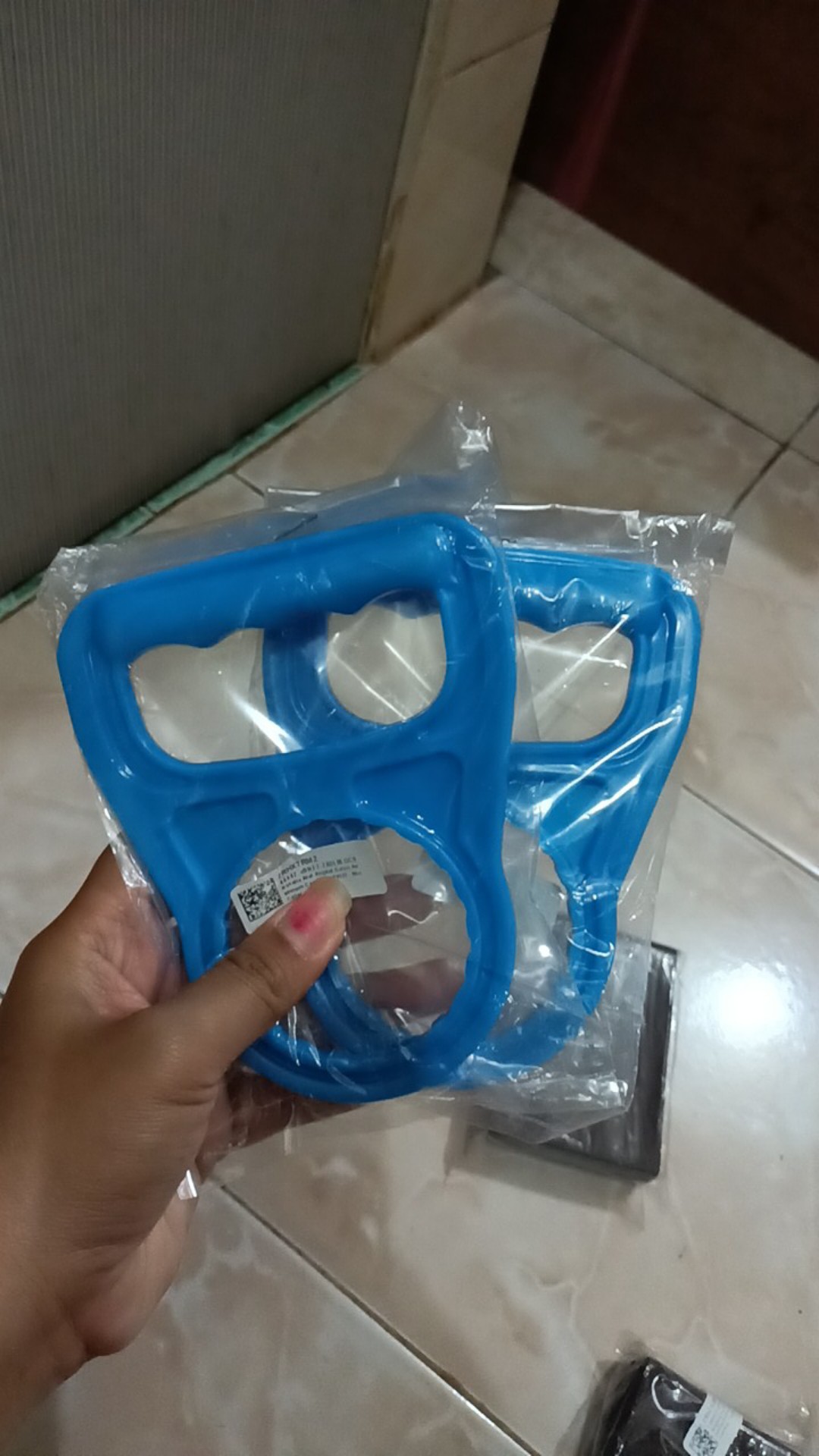 Alat Bantu Angkat Galon Air Minum Holder Kitchen Dapur Mineral Water Tool Mengangkat Pengangkat