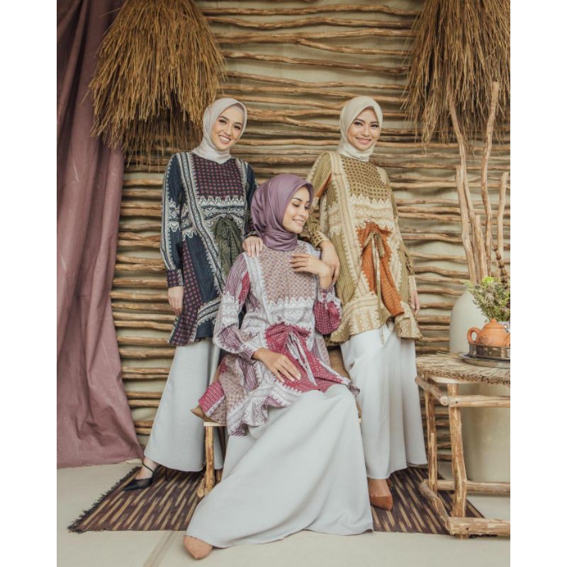 Wearing Klamby - Rona Tunik