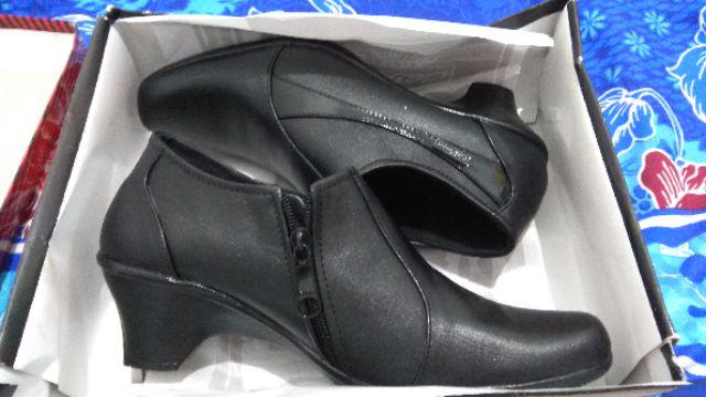 Sepatu Formal / Pantofel / Kerja Wanita Kulit Hitam Catenzo Us 025 Ori