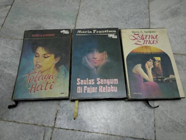 Novel Maria A Sardjono dan Maria Fransisca