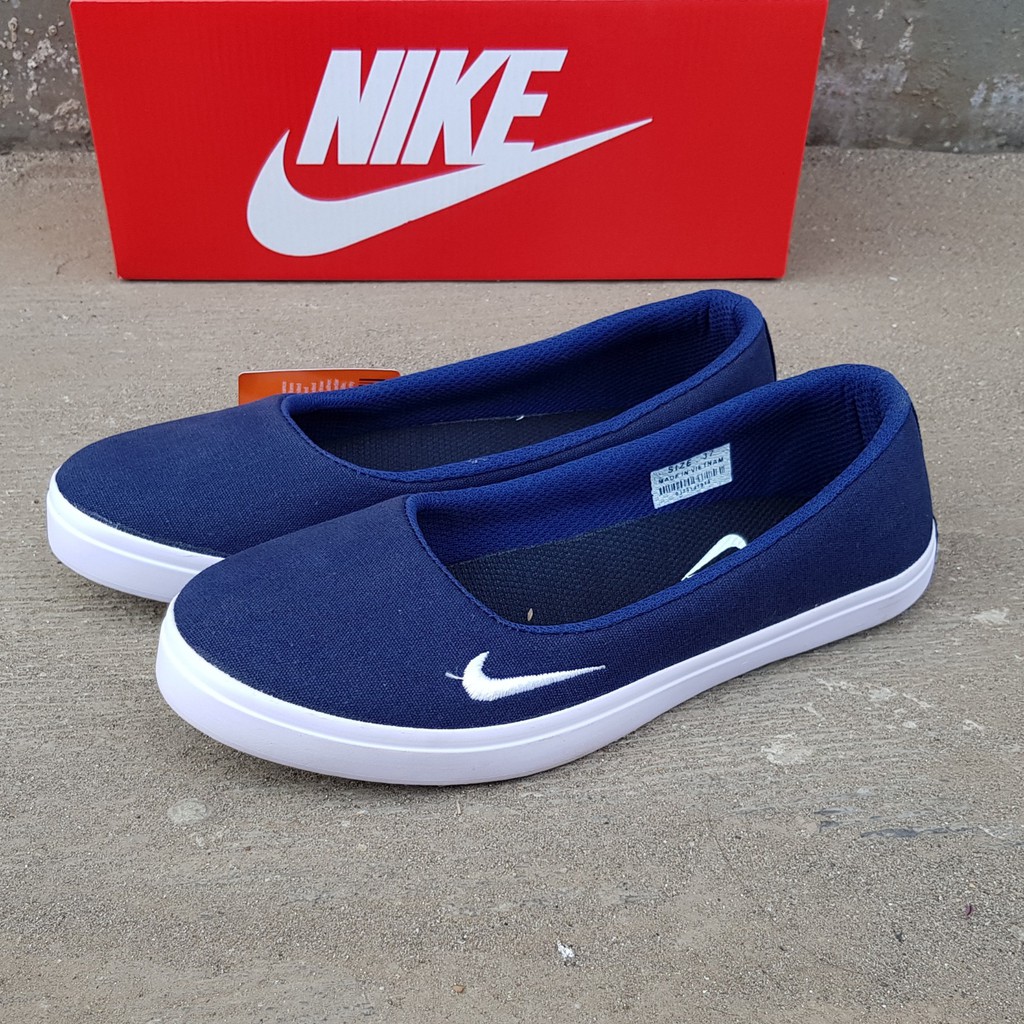 Sepatu Slip On Wanita Clasic Elegant. Sepatu Flat Wanita. Sepatu Kanvas
Wanita. Sepatu Casual Wanita