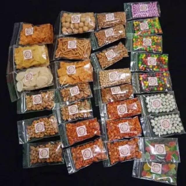 

Cemilan kering / kerupuk / keripik / kacang ekonomis pouch - PART 2
