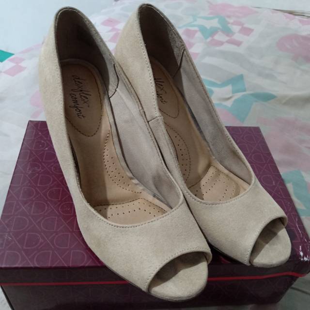 Preloved Sepatu Sandal Dexflex Comfort uk. 38.5