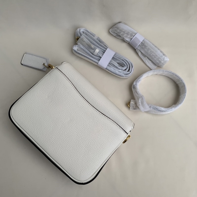 Coach Cassie Crossbody 19 In Signature Canvas Chalk (C88346)