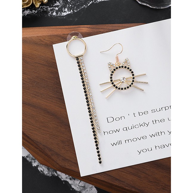 LRC Anting Tusuk Fashion Gold Asymmetrical Cat Full Of Tassel Earrings D48778