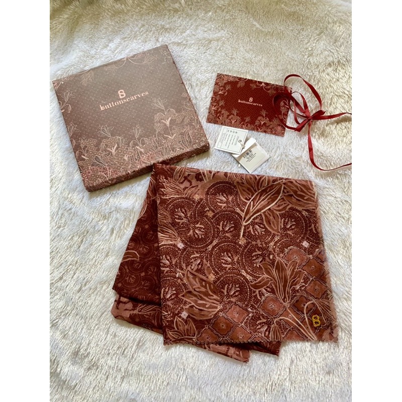 buttonscarves maharani preloved