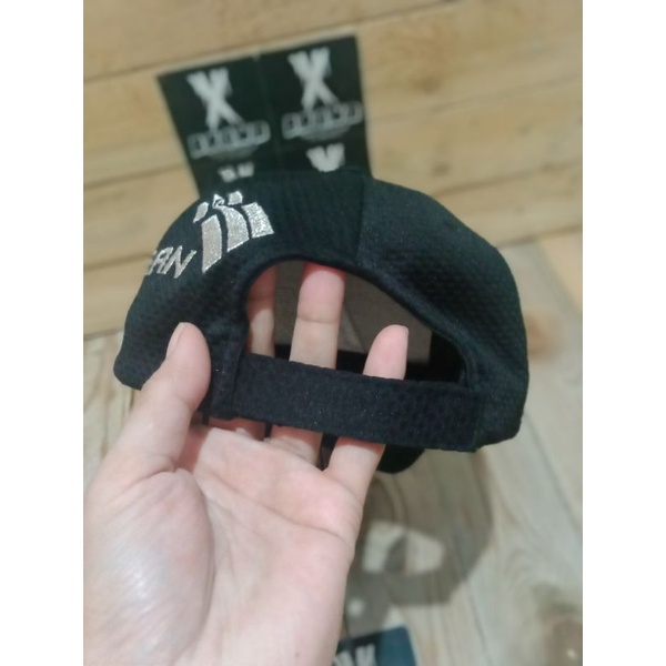 topi second ori F1