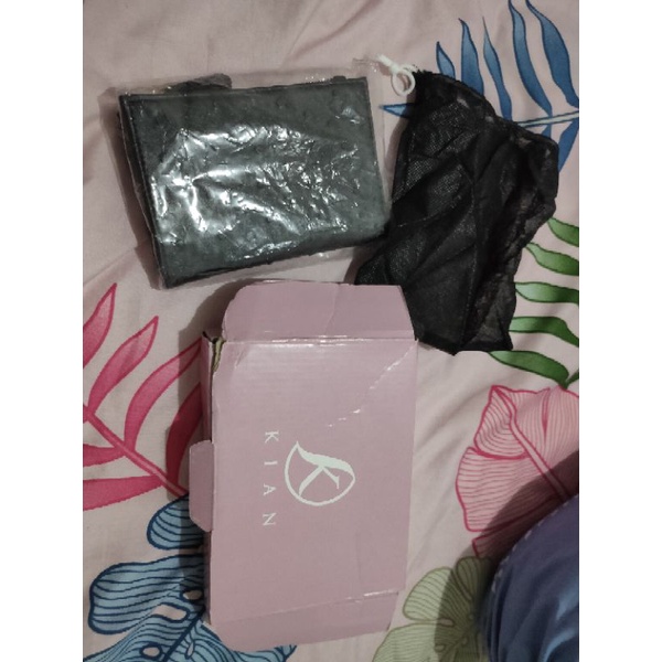 Lou Wallet ostrich black by Kian.id