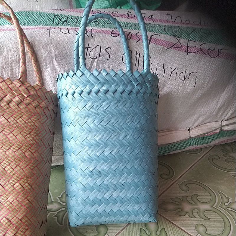 tas anyaman panjang / tas anyaman tinggi botol/ tas souvenir