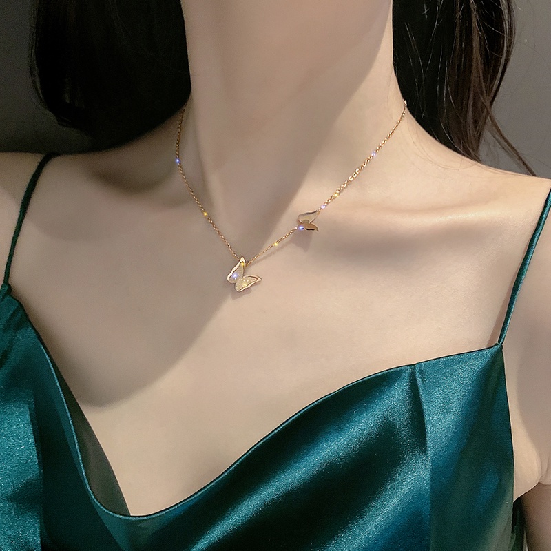 Kalung Titanium Liontin Kupu-kupu Elegan Wanita korean kalung aesthetic