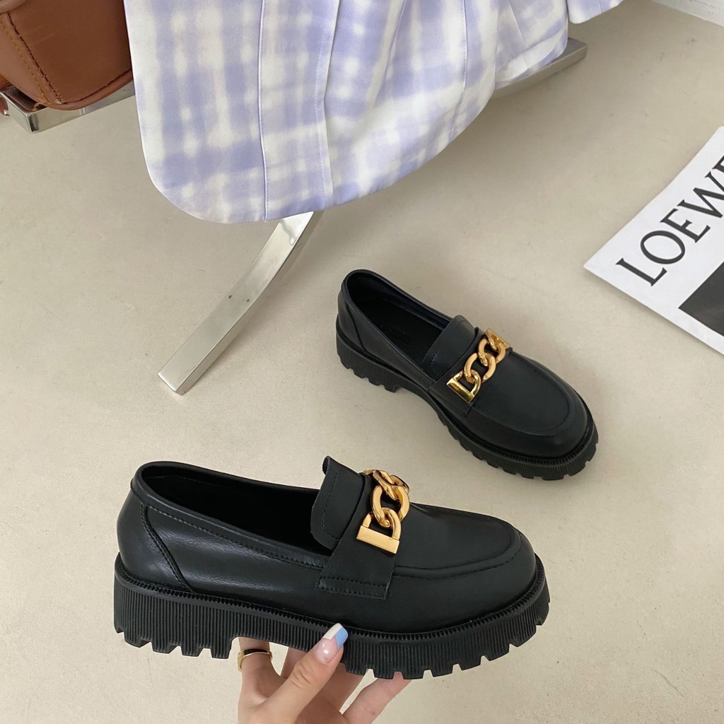 Sepatu Docmart Loafer Rante / Sepatu Wanita Korea Beige Black Premium 07