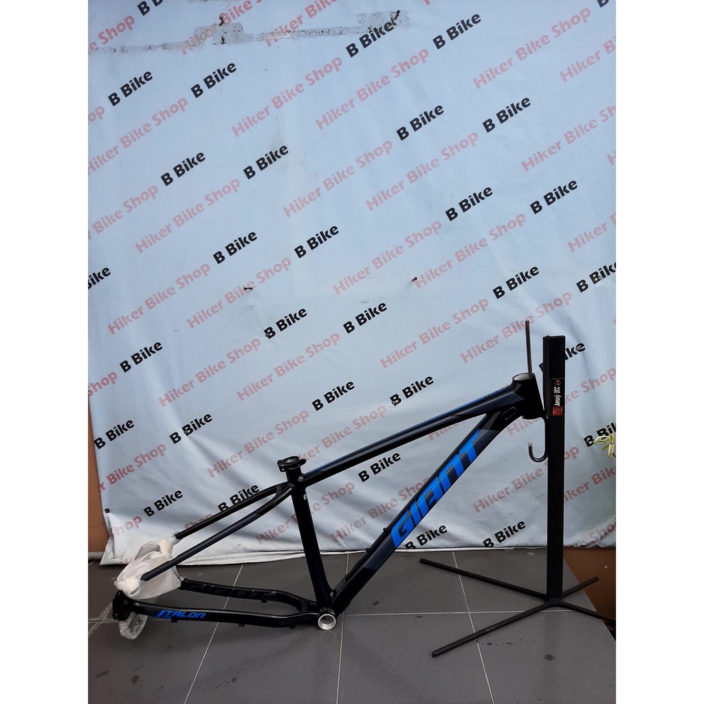 Frame Alloy MTB Giant Talon Size S Ban 29 Tapered Diameter Seattube 30.9mm QR 135x10mm Bonus Headset