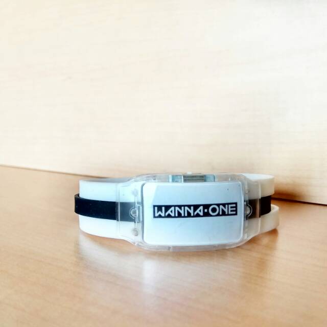 LED BRACELET WANNA ONE