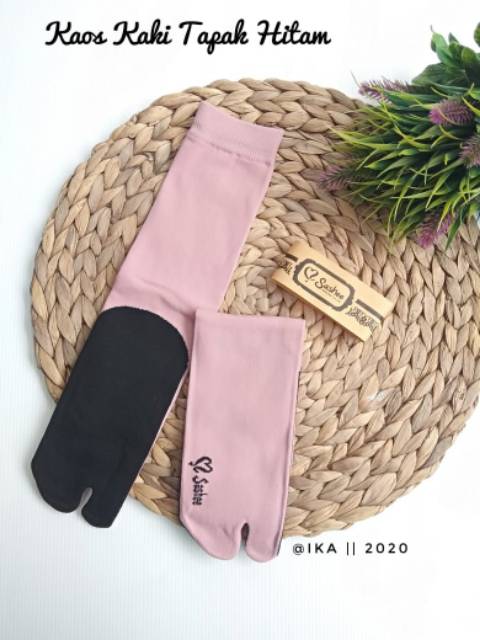 Kaos Kaki Jempol Polos Telapak Hitam by Sashee | Kaos kaki terbaru