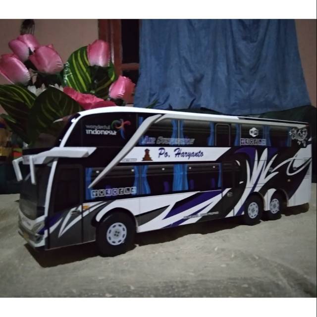 Miniatur bus Haryanto sdd