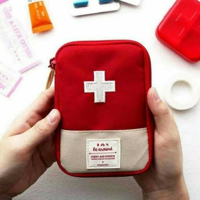 Tas Mini Kotak Tempat P3K Perlengkapan Obat Portable Bag Travel