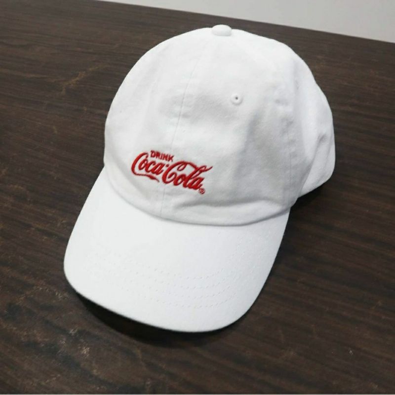 

Topi cotton on x coca cola