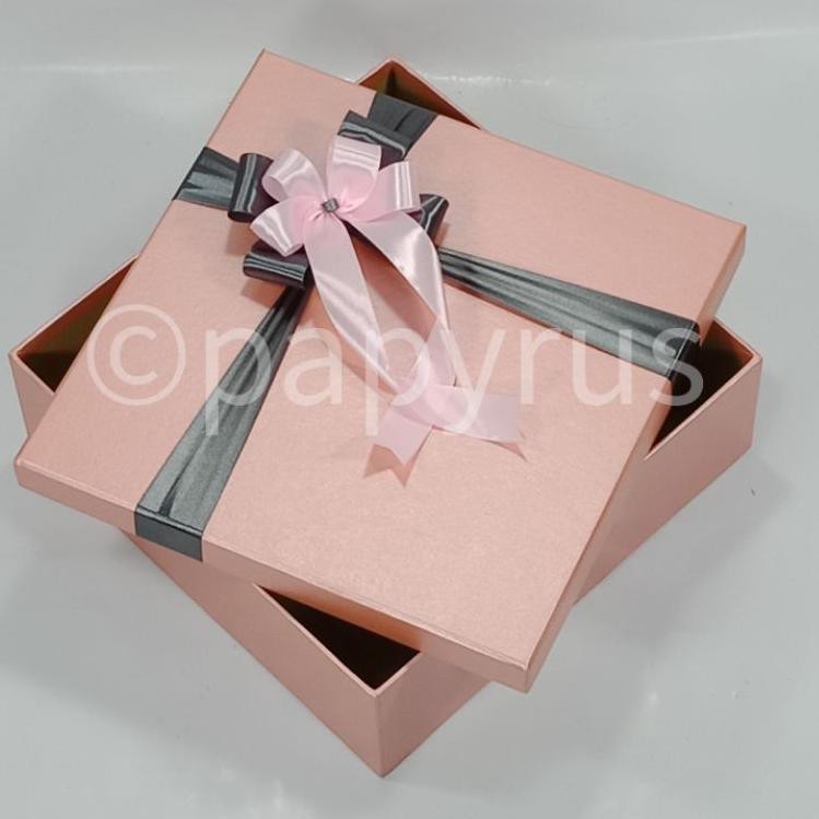 

◊ PAPYRUS 30X30 Tinggi 10cm Kotak Kado Gift Box Hadiah ✦