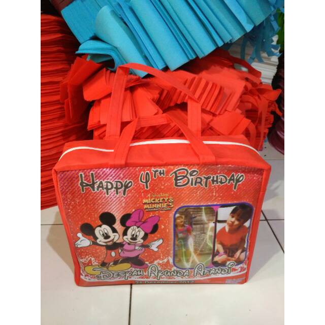 

(30x25x15) TAS ULTAH SOUVENIR MODEL RESLETING KARAKTER SUKA SUKA