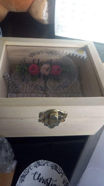 Kotak Cincin Kawin Kayu Akrilik (bantalan Burlap) / Wooden Acrylic Wedding Ring Box