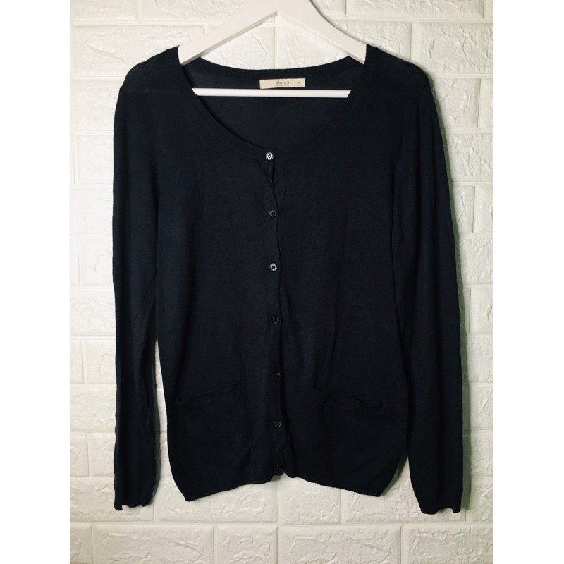 Cardigan Hitam Global Work