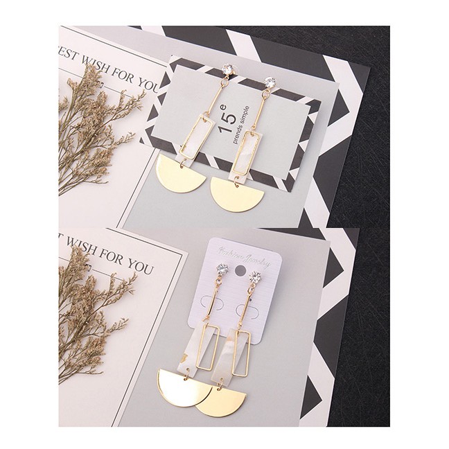 LRC Anting Tusuk Elegant Gold Color+beige Sector Shape Decorated