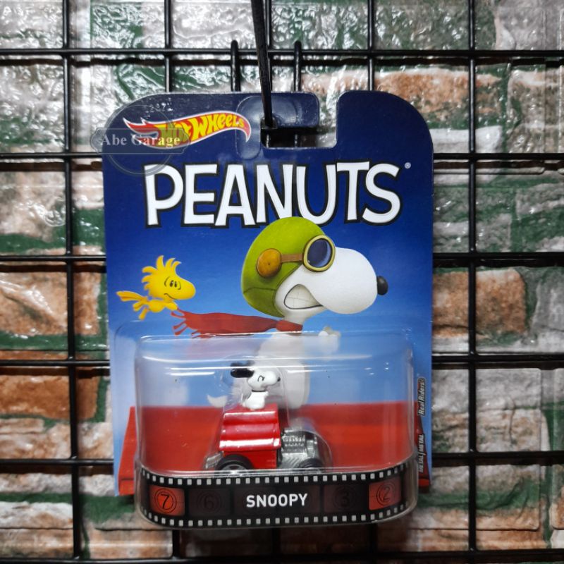 hot wheels peanuts snoopy