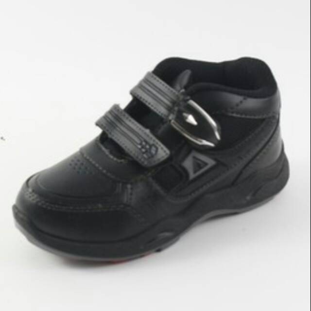 Sepatu sekolah aero storm