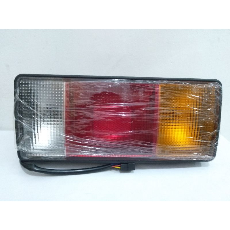 Stoplamp Lampu Belakang Truk Mitsubishi Colt Diesel Canter PS-135 PS110 PS125 PS125HD PS135 FE71 24V Lengkap Bohlam dan Soket