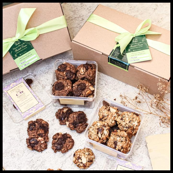 

Hampers / parcel cookies idul fitri lebaran murah by La.tebakes