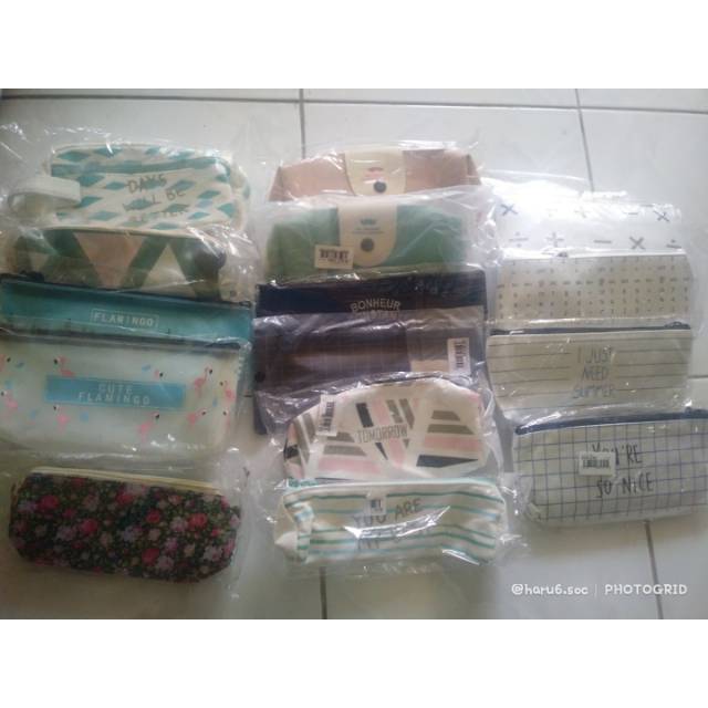

TEMPAT PENSIL SERBA 20 RIBUAN