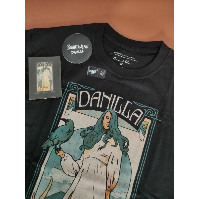 (BUAH TANGAN) T-SHIRT/KAOS DANILLA X SV:LA "MIDDLE"