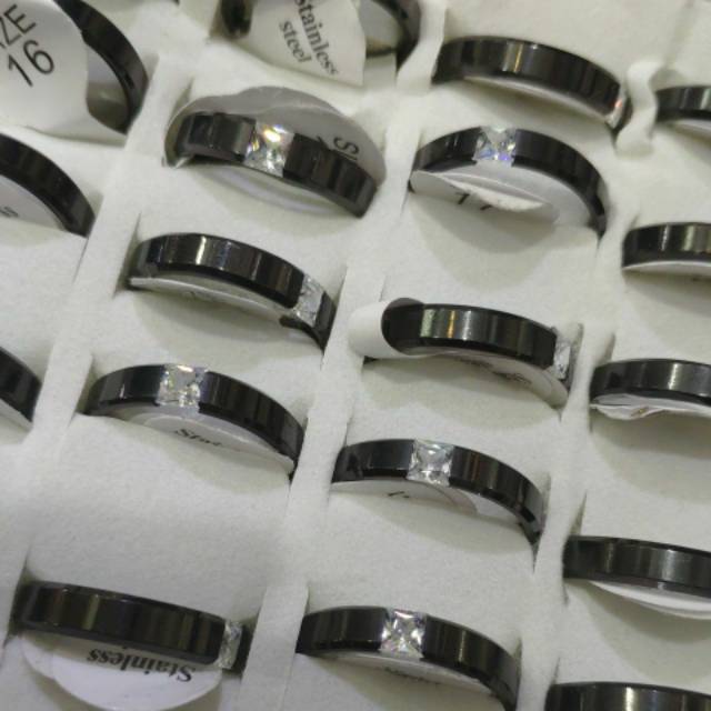 Cincin titanium isi 36pcs hitan permata diamond