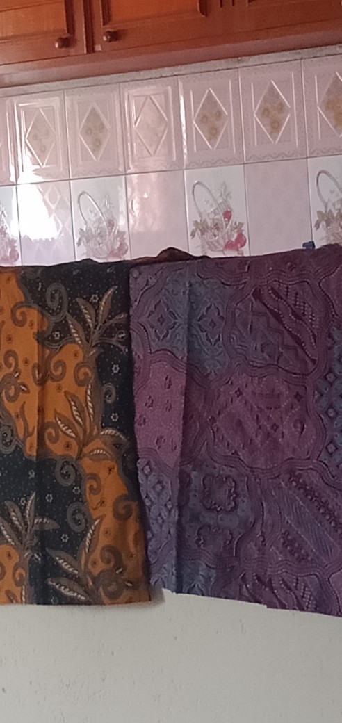 Kereta Kencana Ungu Kemeja Batik Pria Lengan Panjang Full Furing Reguler Fit